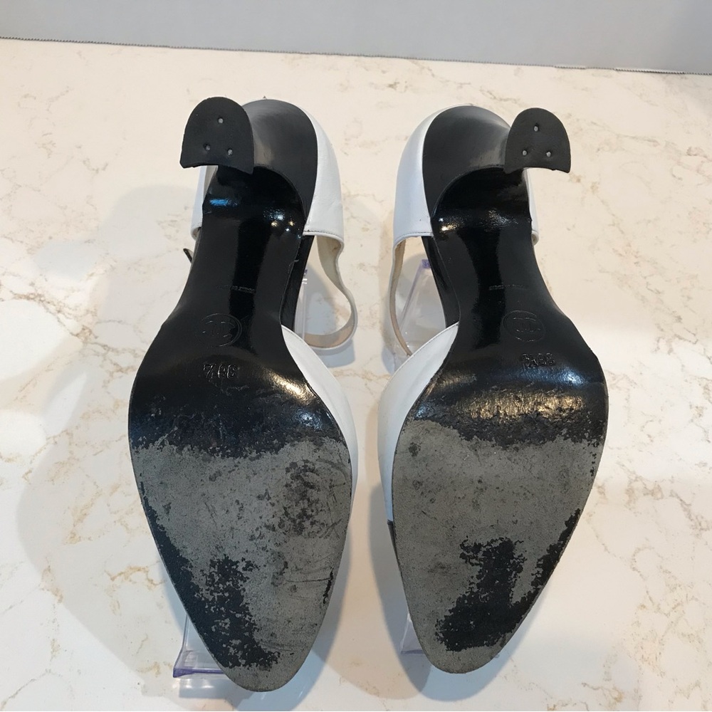 CHANEL Two-Tone Black and White Heels - Picture 12 of 12